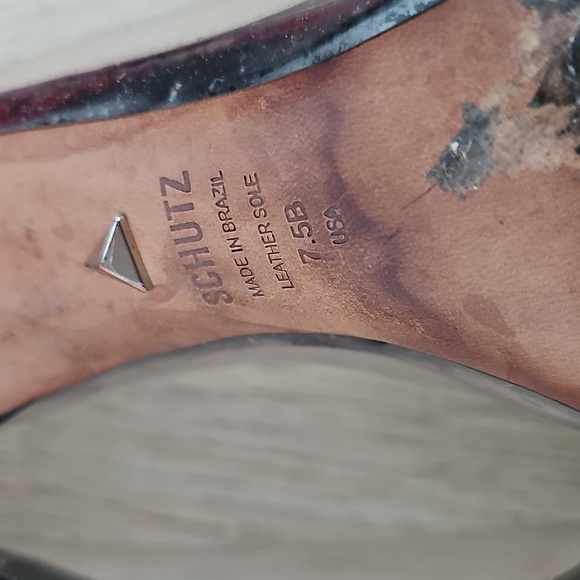 Schutz Cendi Vinyl & Patent Leather Pumps - Picture 8 of 16